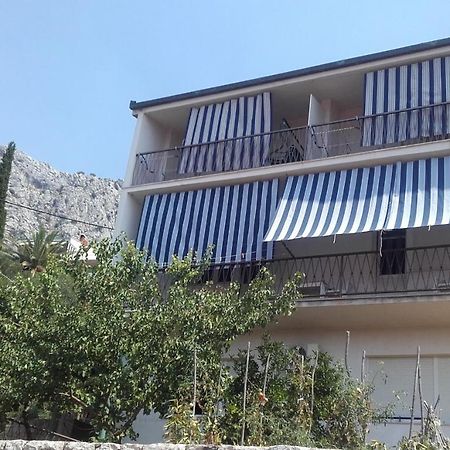 Apartments Ivka Omiš Esterno foto