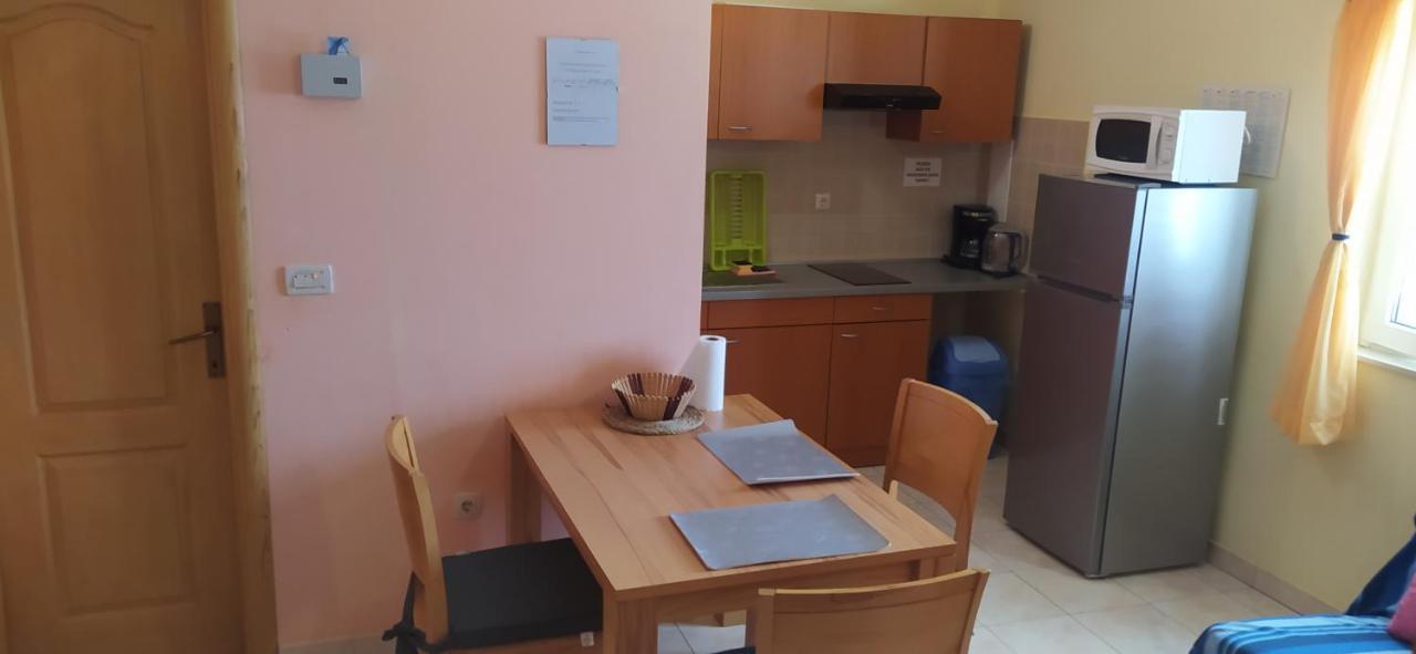 Apartments Ivka Omiš Esterno foto