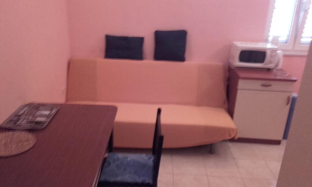 Apartments Ivka Omiš Esterno foto