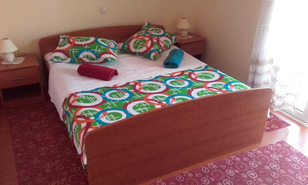 Apartments Ivka Omiš Esterno foto