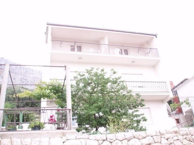 Apartments Ivka Omiš Esterno foto